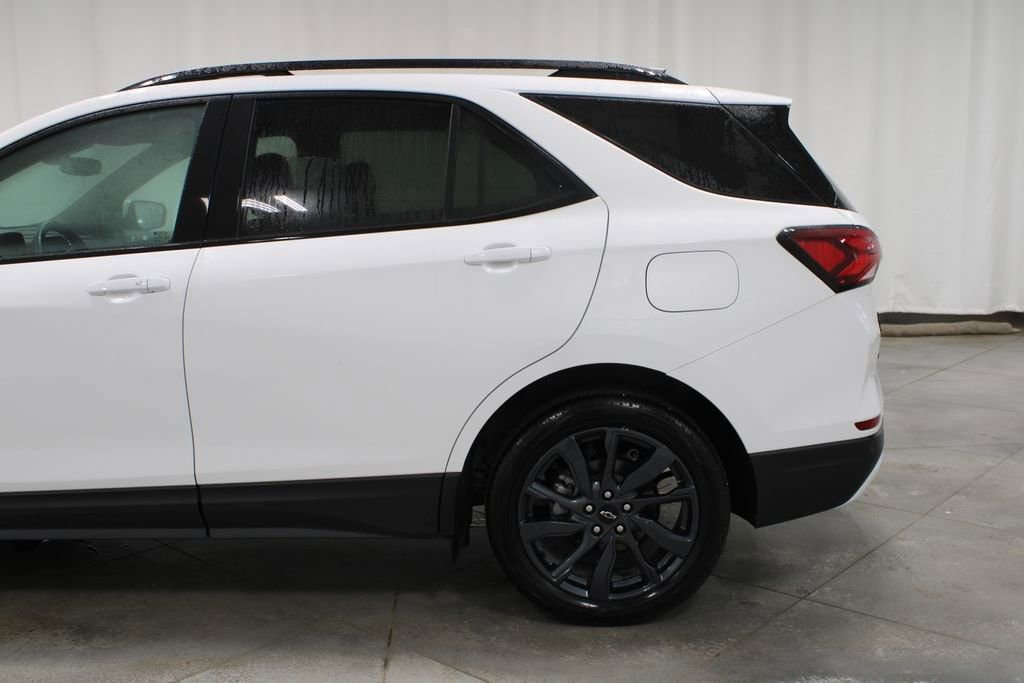 Used 2024 Chevrolet Equinox RS w/ RS Leather Package image 7
