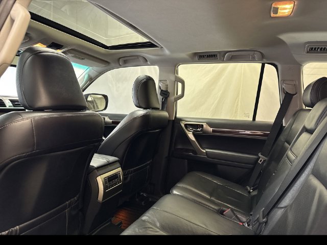 Used 2018 Lexus GX 460 Premium w/ Premium Package AWD/4WD image 14