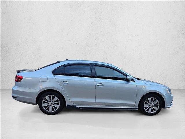 Used 2015 Volkswagen Jetta SE FWD video 4