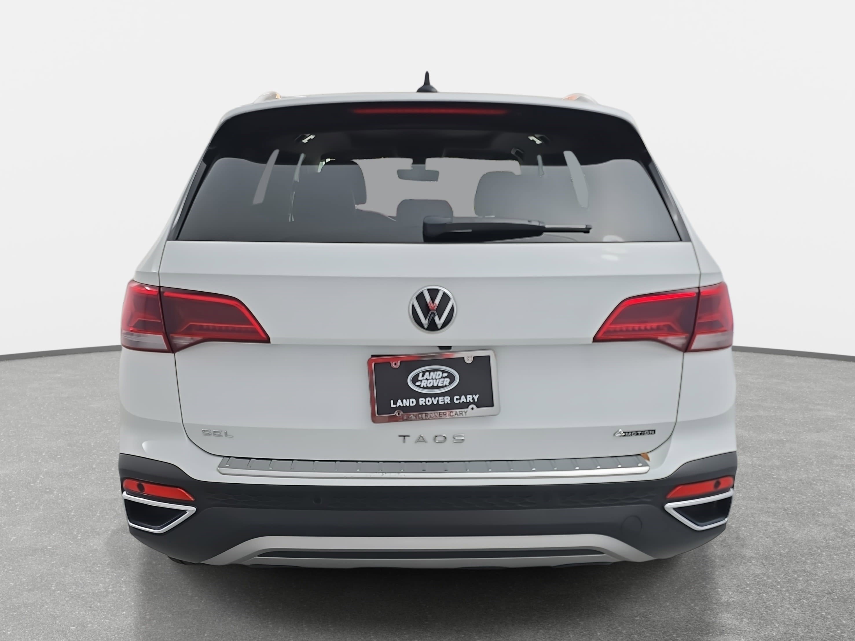 Used 2024 Volkswagen Taos SEL image 6