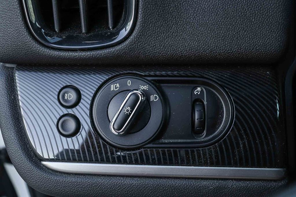 Used 2023 MINI Cooper Countryman SE w/ Storage Package image 25