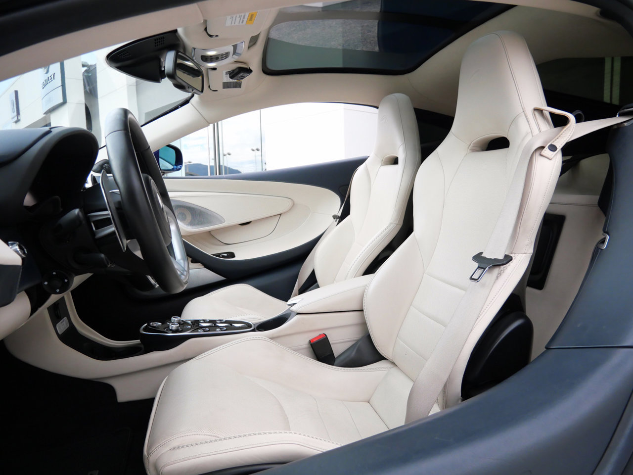 Used 2021 McLaren GT RWD image 19