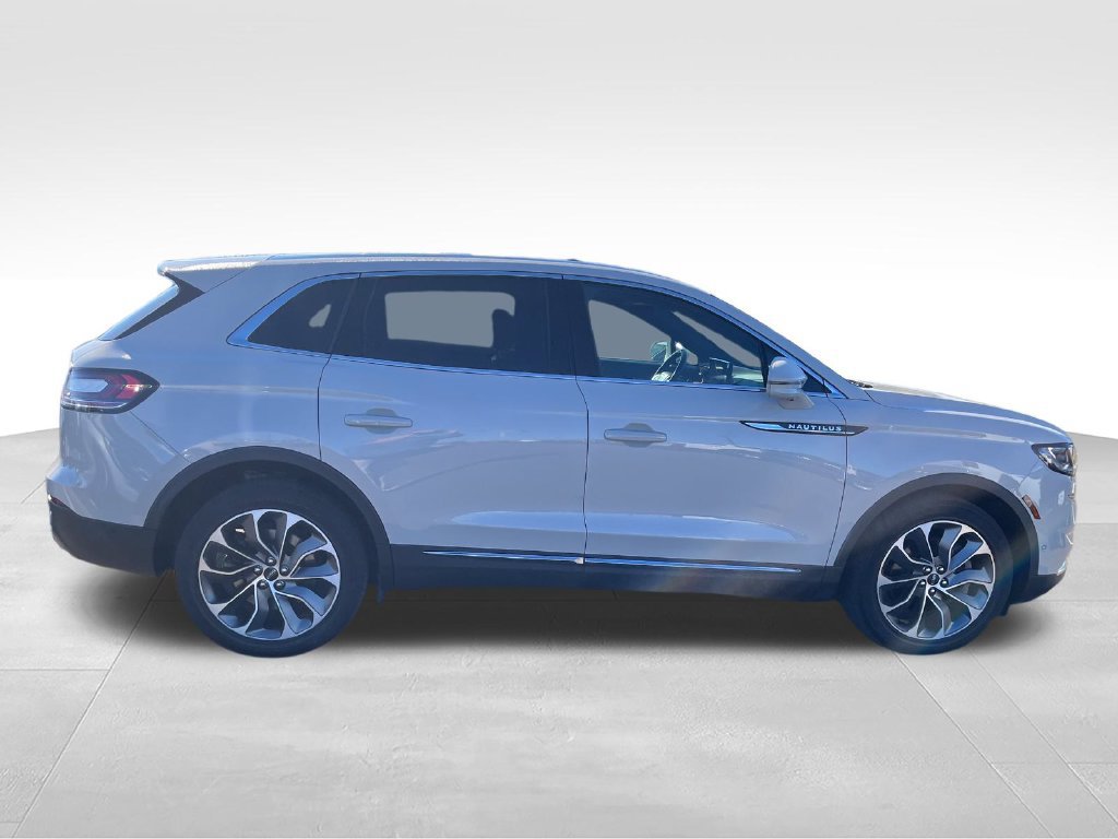 Used 2022 Lincoln Nautilus Reserve w/ Equipment Group 201A AWD/4WD image 6