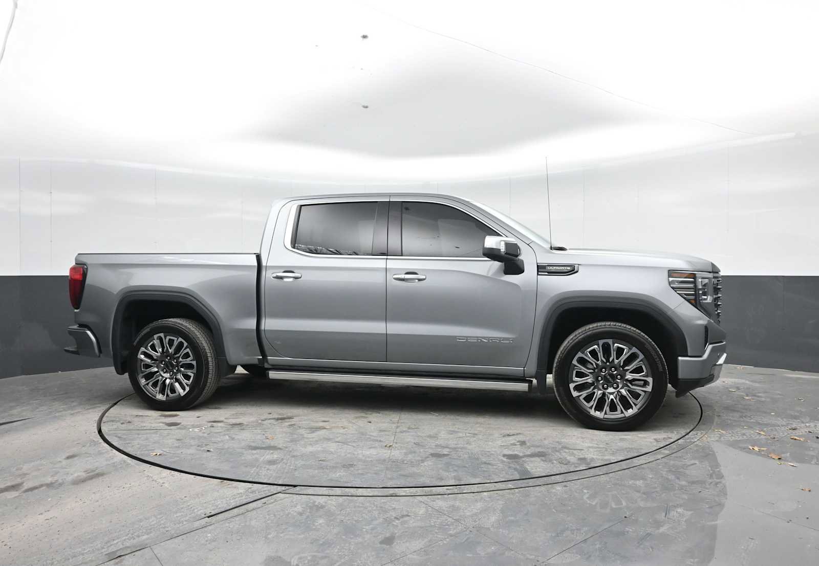 Used 2025 GMC Sierra 1500 Denali Ultimate image 7