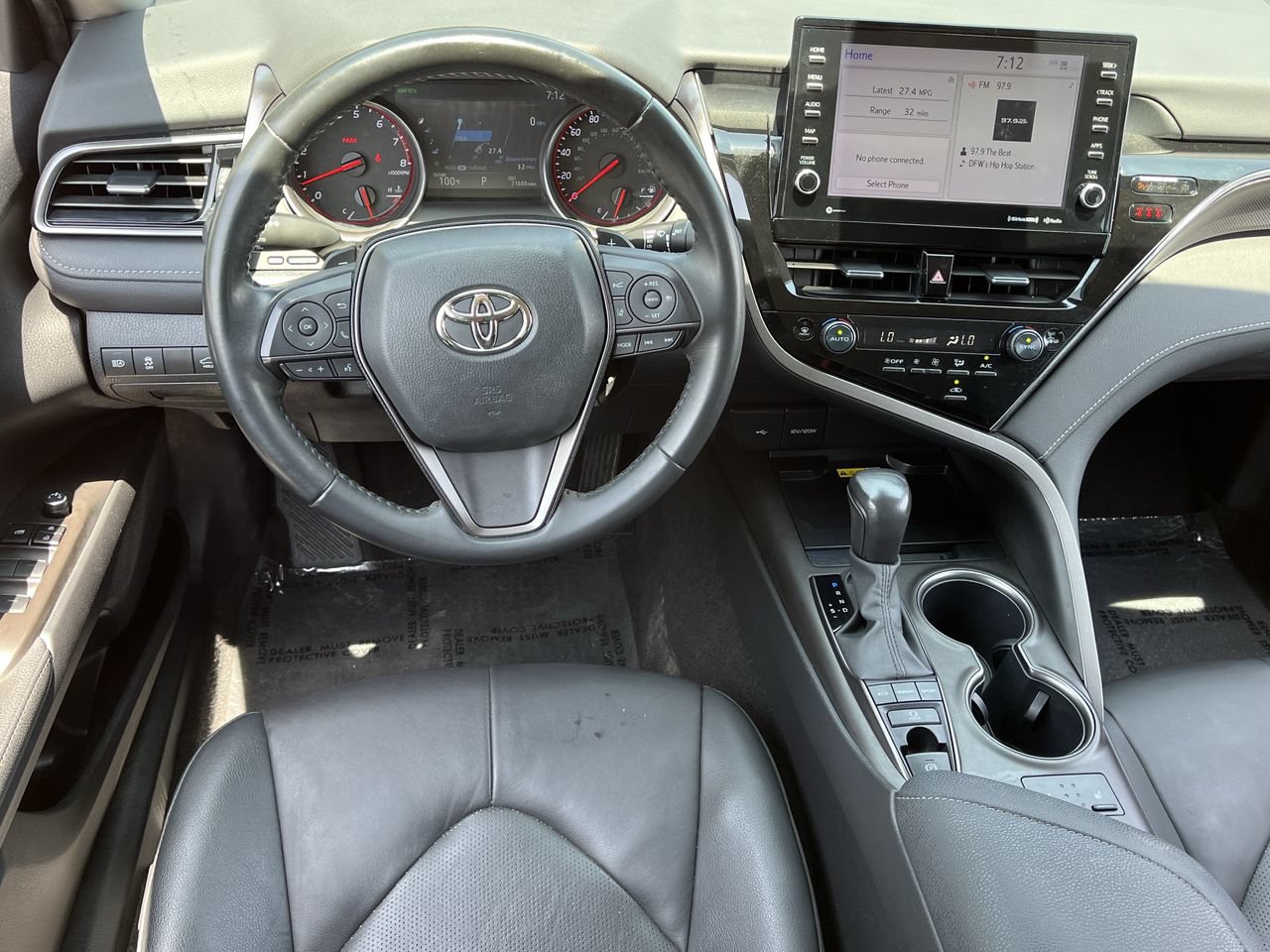 Used 2023 Toyota Camry XSE FWD image 10