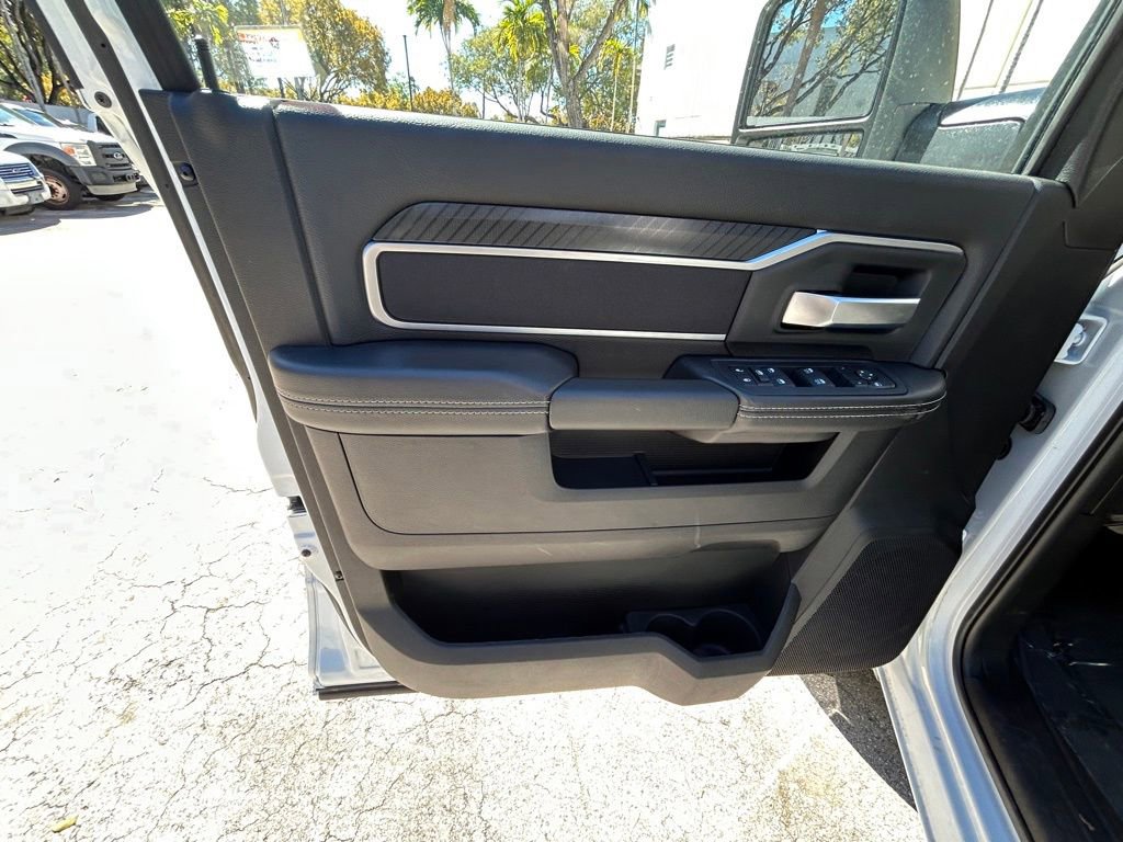 Used 2025 RAM 2500 Big Horn image 30