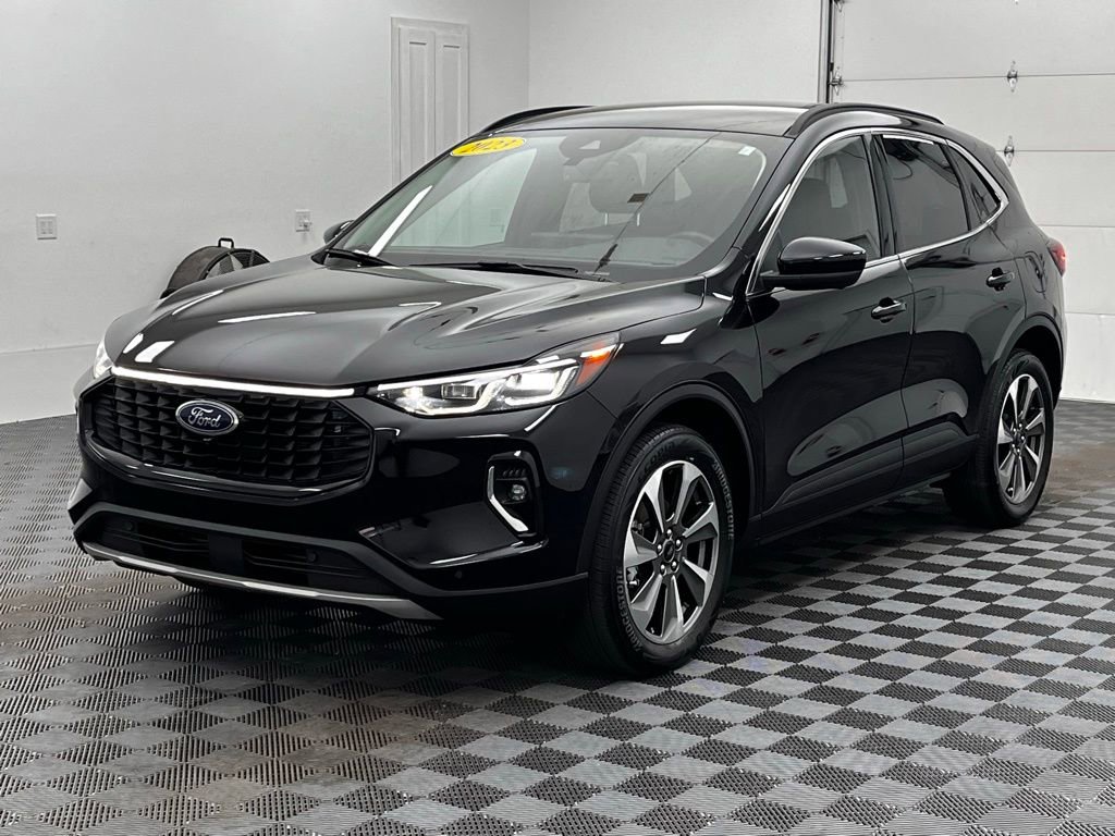 Used 2023 Ford Escape Platinum AWD/4WD image 14
