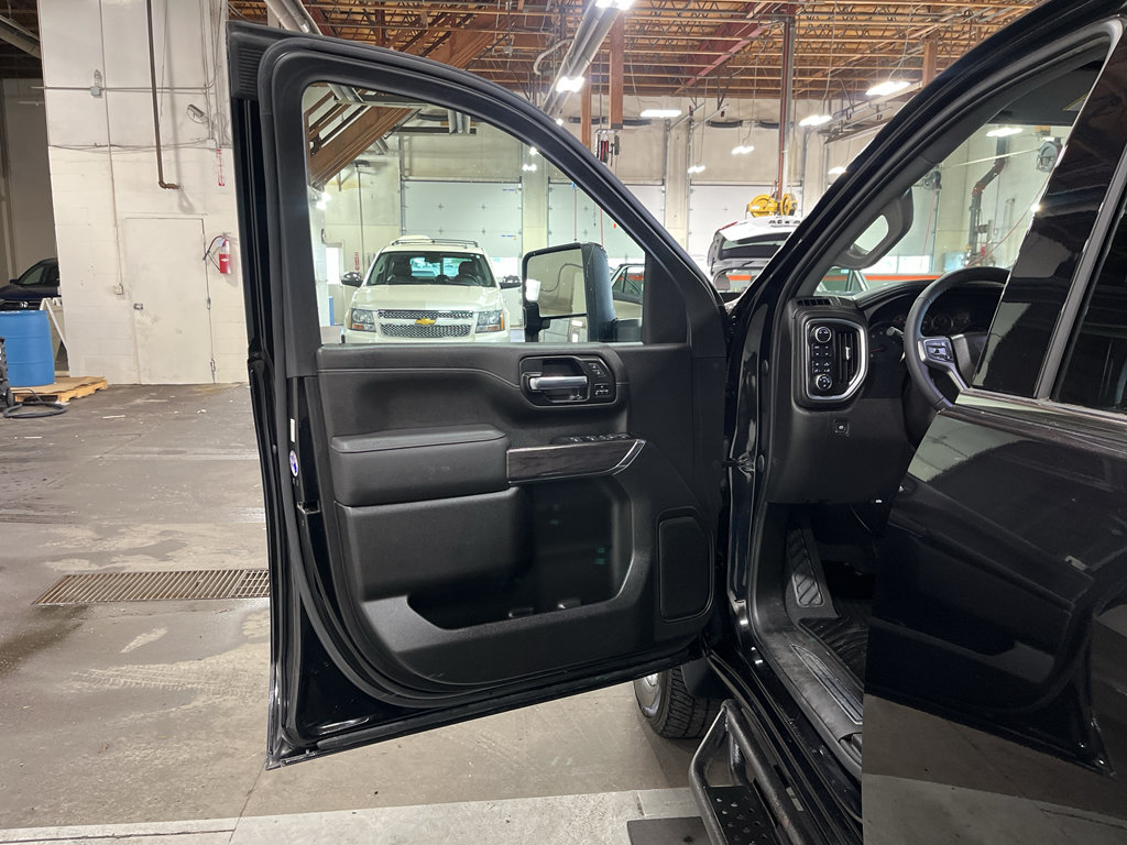 Certified 2022 Chevrolet Silverado 2500 LTZ w/ LTZ Convenience Package AWD/4WD image 22