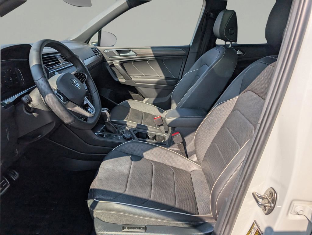 Used 2022 Volkswagen Tiguan SEL R-Line image 10