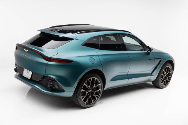 Used 2022 Aston Martin DBX image 3