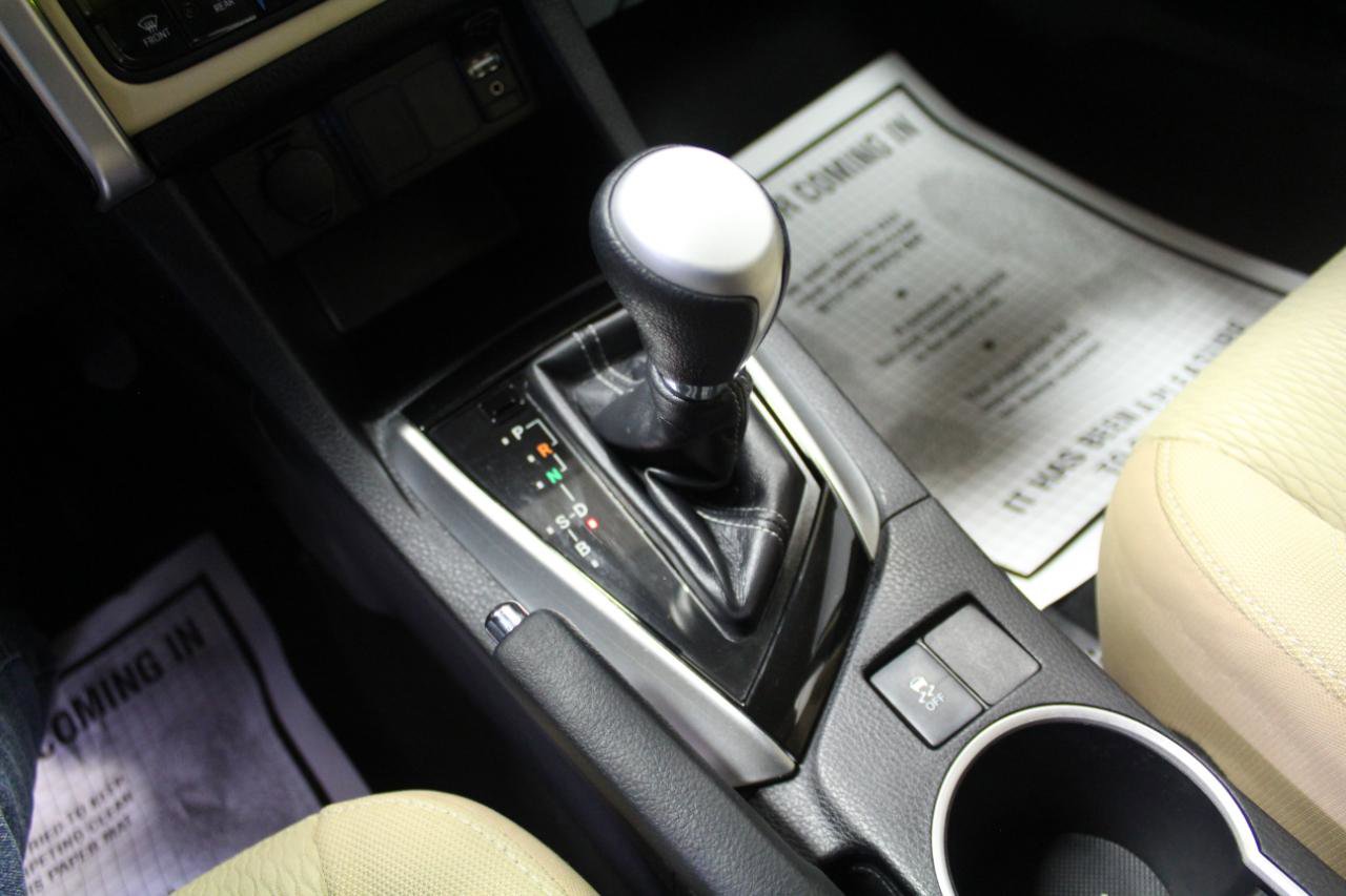 Used 2017 Toyota Corolla LE image 15