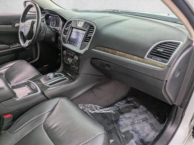Used 2017 Chrysler 300 C image 23