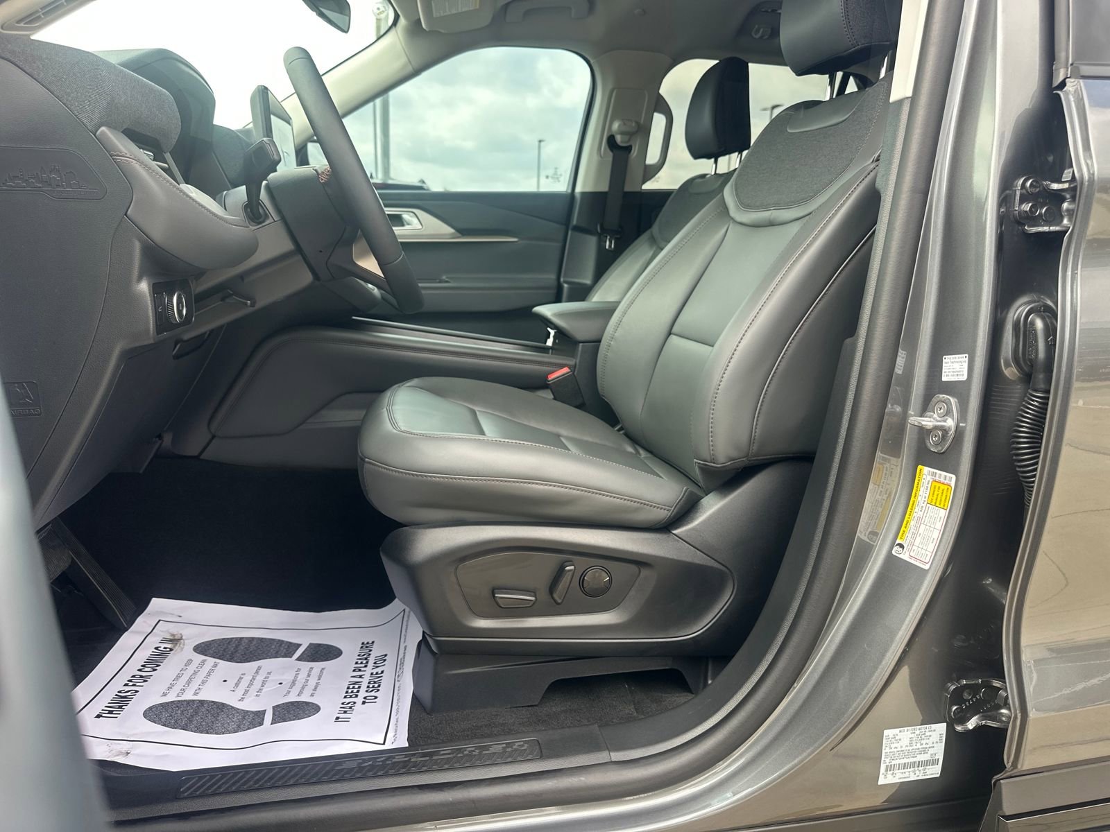 New 2026 Ford Explorer Active w/ Active Comfort Package image 9