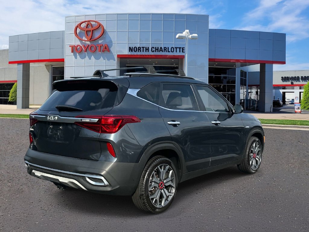 Used 2022 Kia Seltos SX w/ Sunroof Package AWD/4WD image 8