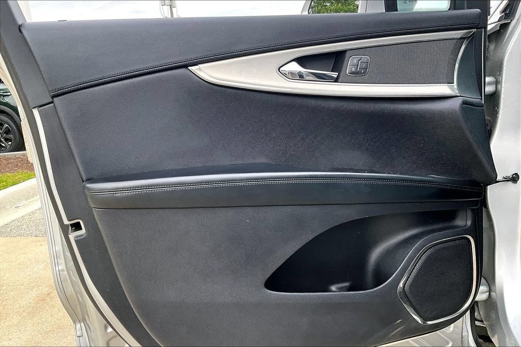 Used 2019 Lincoln Nautilus Premier AWD/4WD image 14