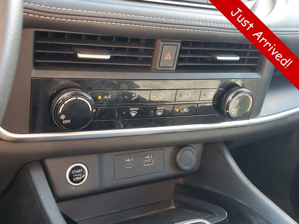 Used 2023 Nissan Rogue S FWD image 30