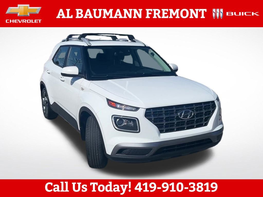 Used 2021 Hyundai Venue SEL w/ Premium Package FWD image 1