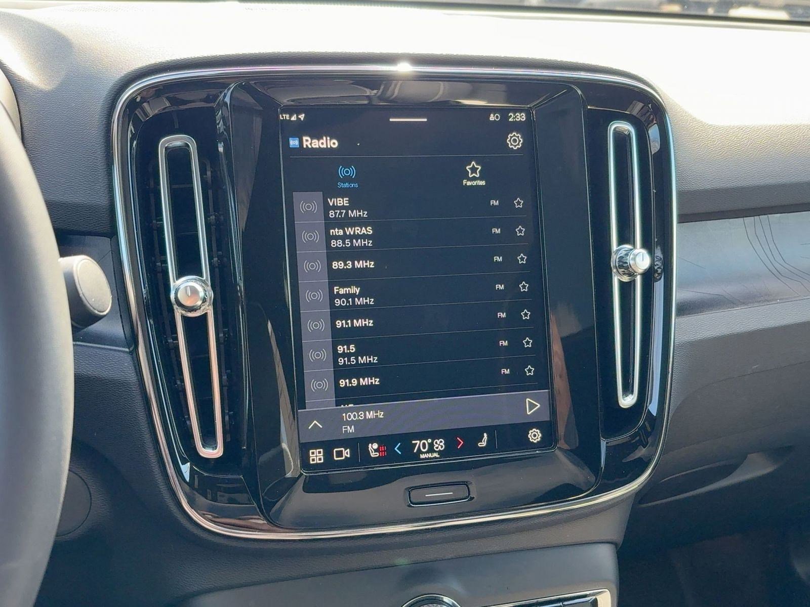 Certified 2025 Volvo EC40 Ultra image 23