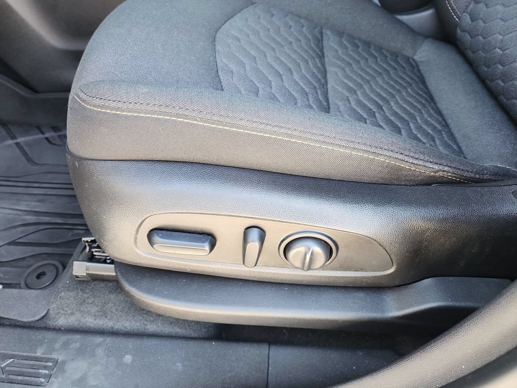 Used 2018 Chevrolet Equinox LT FWD image 12