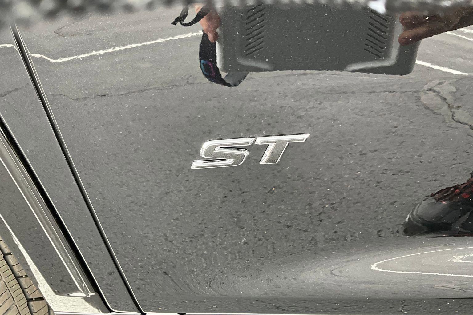 New 2026 Buick Enclave Sport Touring w/ Power Package image 8