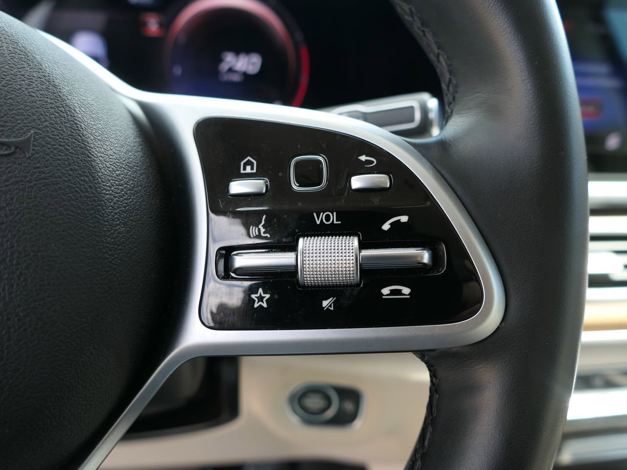 Used 2021 Mercedes-Benz GLE 350 4MATIC image 21