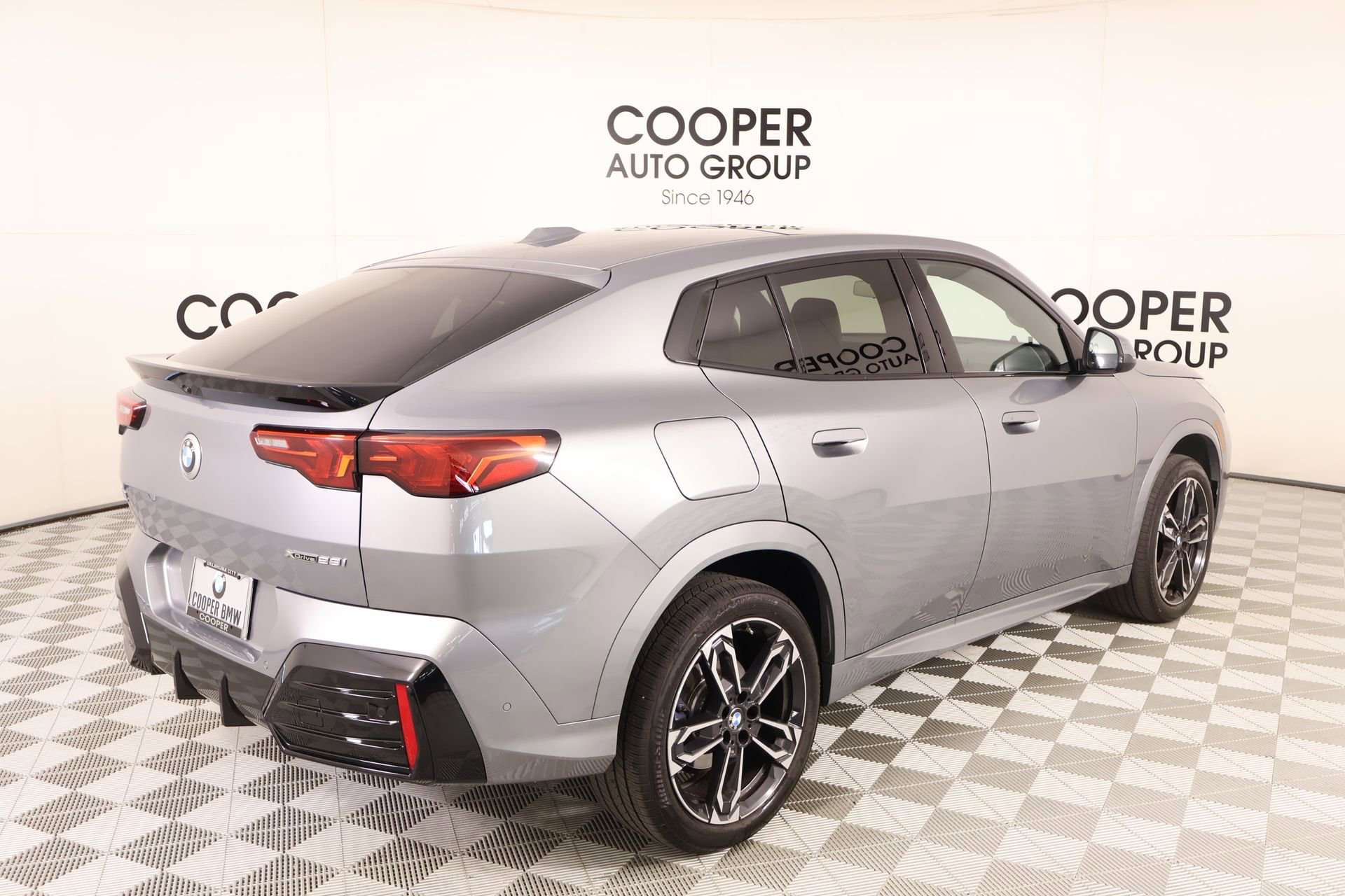 Used 2025 BMW X2 xDrive28i AWD/4WD image 22
