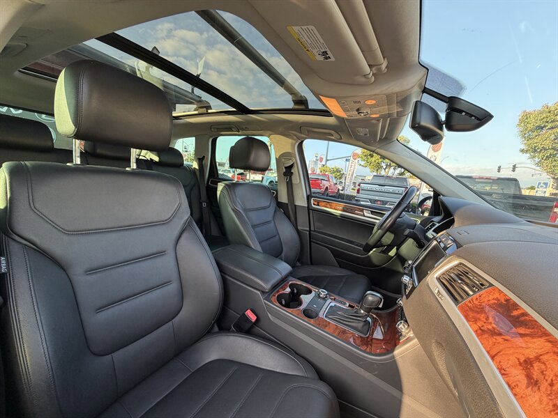 Used 2012 Volkswagen Touareg Hybrid AWD/4WD image 70