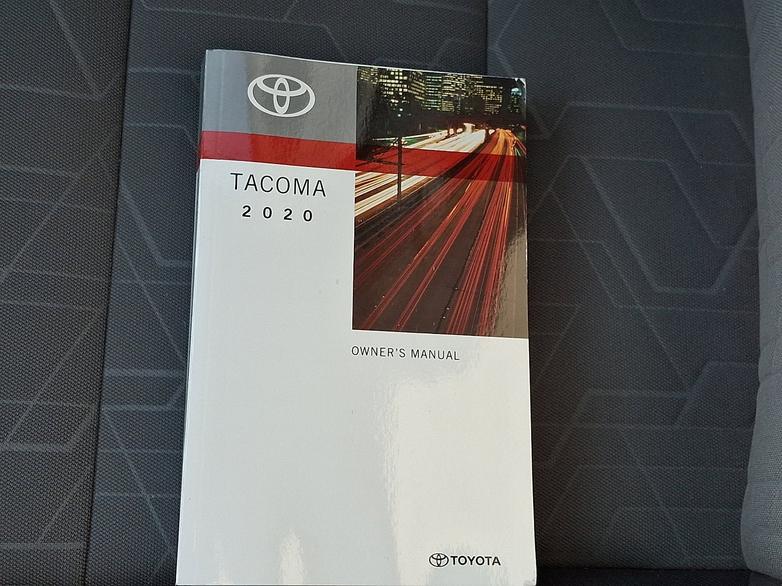 Used 2020 Toyota Tacoma TRD Off-Road AWD/4WD image 29