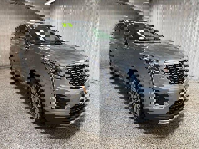 Used 2023 Cadillac XT5 Premium Luxury image 2
