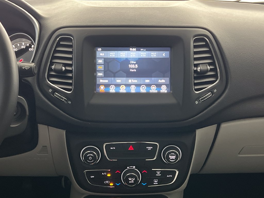 Used 2018 Jeep Compass Latitude w/ Popular Equipment Group AWD/4WD image 20