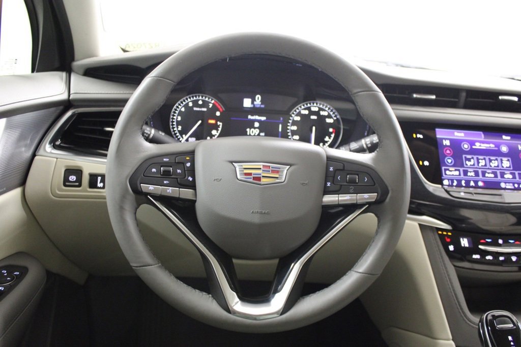 Used 2024 Cadillac XT6 Premium Luxury image 18