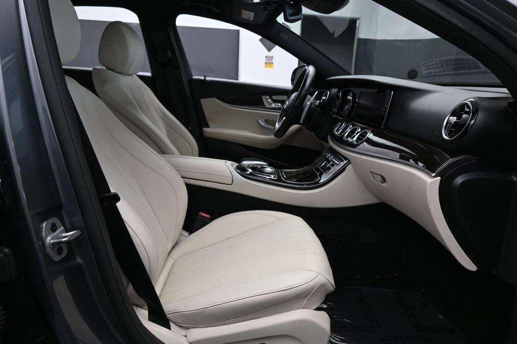 Used 2019 Mercedes-Benz E 300 image 46