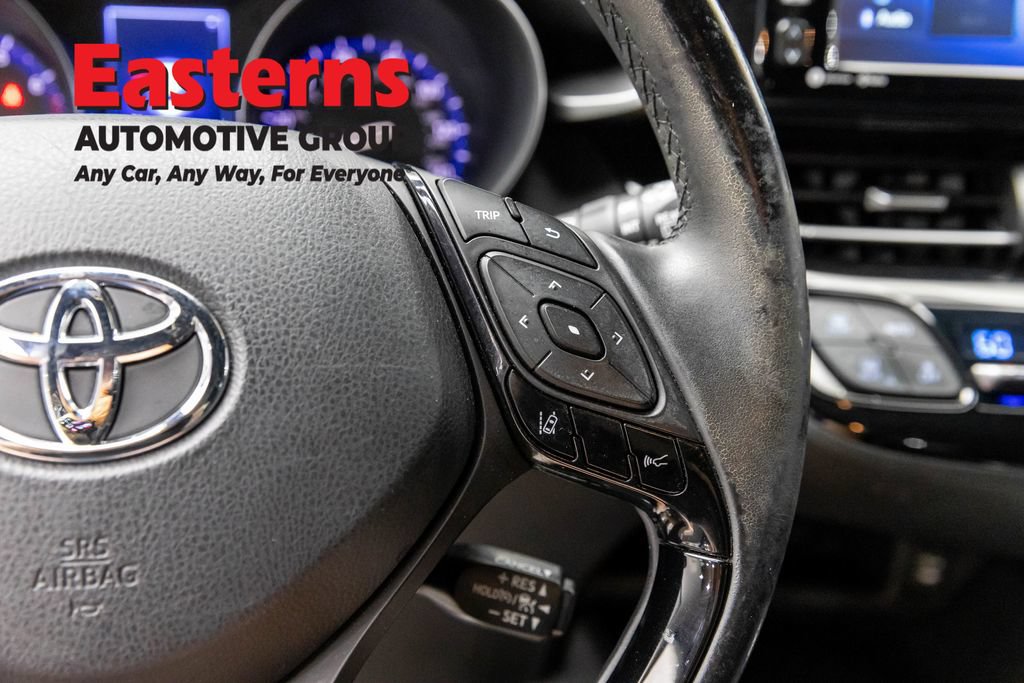 Used 2018 Toyota C-HR XLE FWD image 16