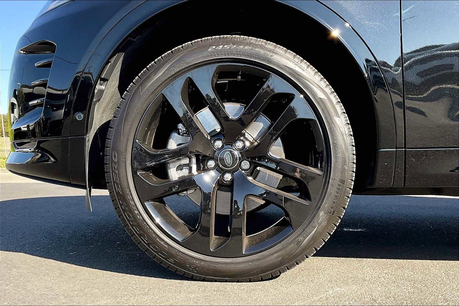 Used 2025 Land Rover Discovery Sport Dynamic SE image 12