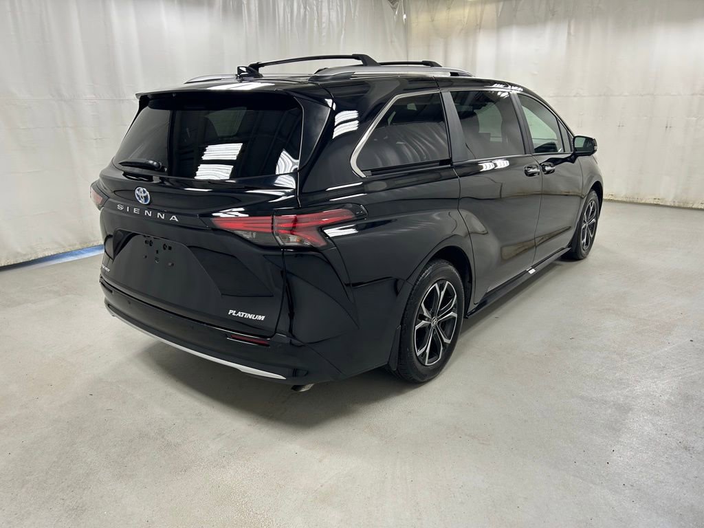Used 2025 Toyota Sienna Platinum AWD/4WD image 4