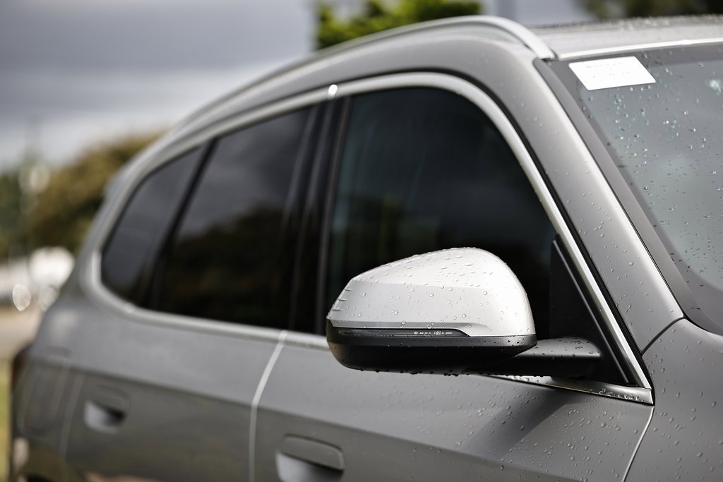 New 2026 BMW X1 xDrive28i w/ Convenience Package image 3