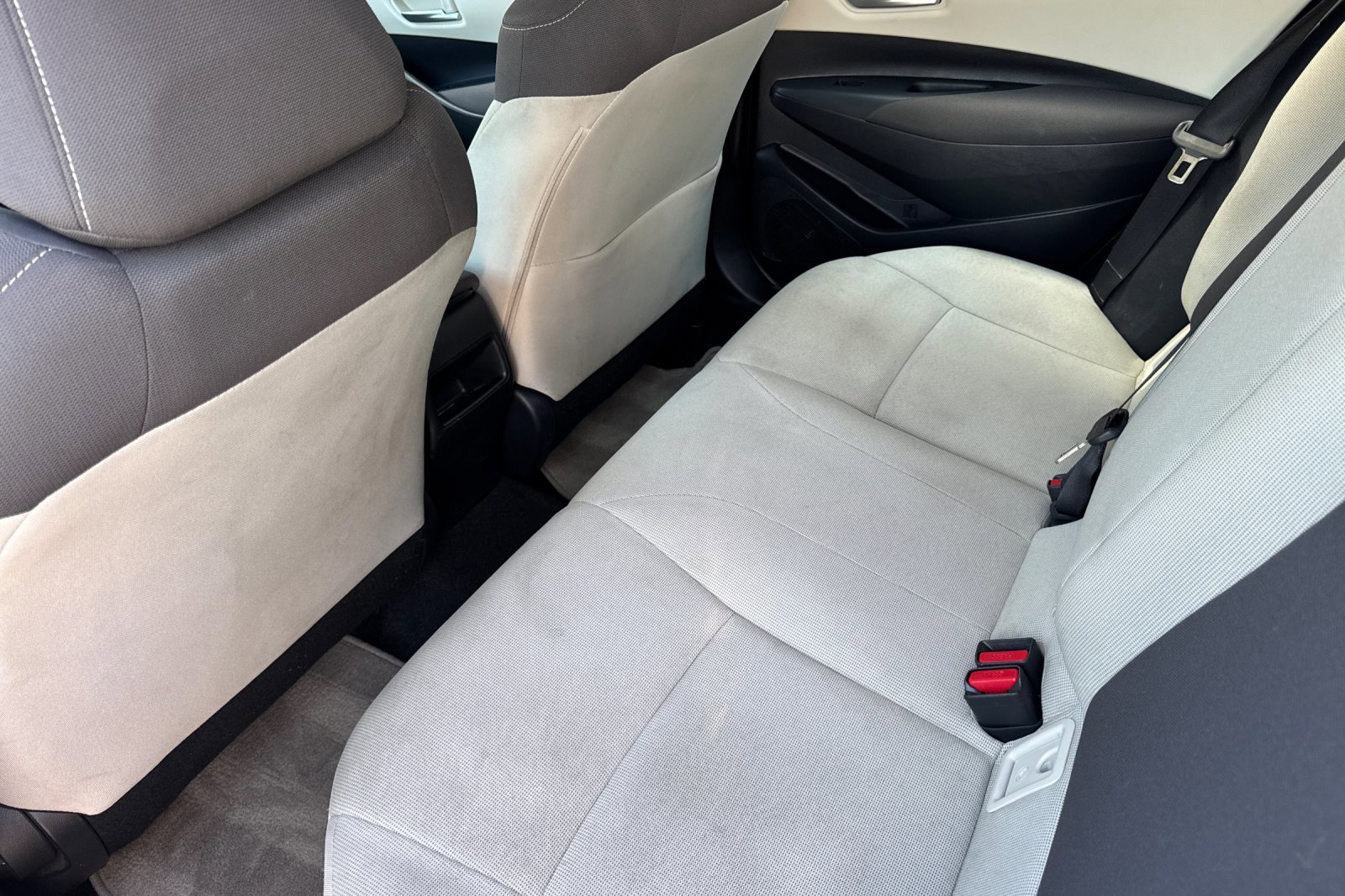 Used 2021 Toyota Corolla LE FWD image 27