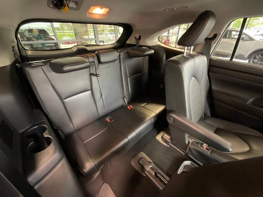 Used 2022 Toyota Highlander XLE AWD/4WD image 21
