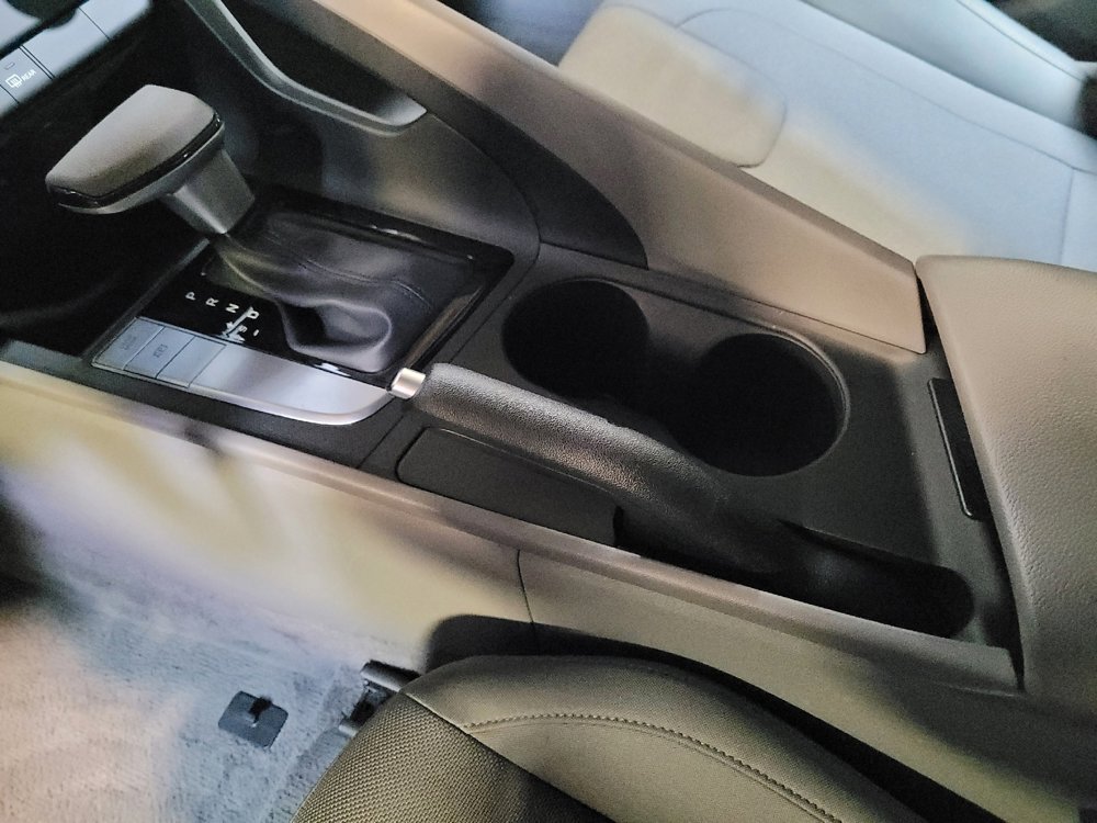 Used 2025 Hyundai Elantra SE image 26