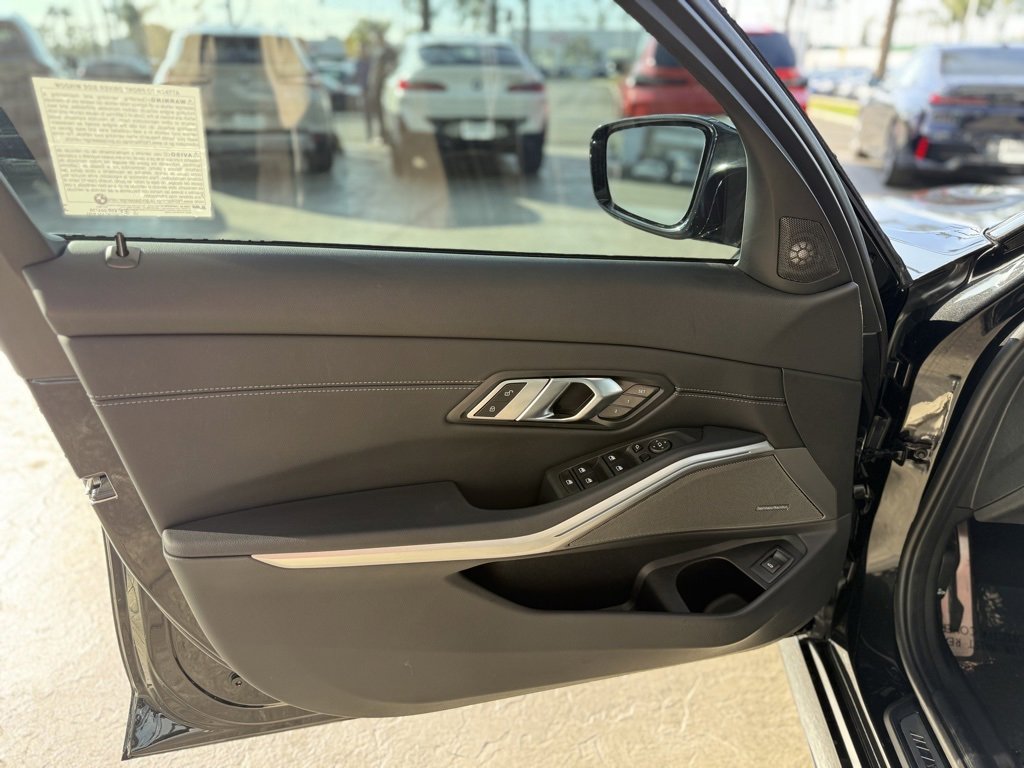 Used 2023 BMW M340i xDrive image 9