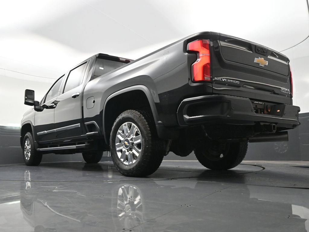 Used 2024 Chevrolet Silverado 2500 High Country w/ High Country Premium Package AWD/4WD image 27