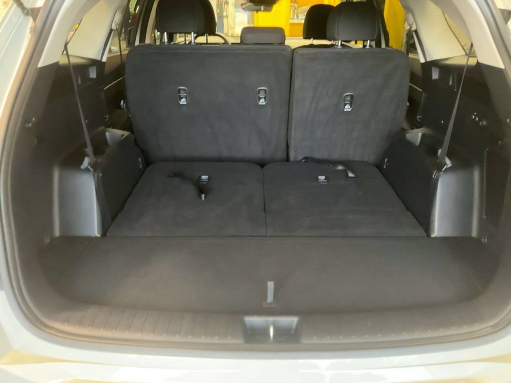 Certified 2026 Kia Sorento LX FWD image 31