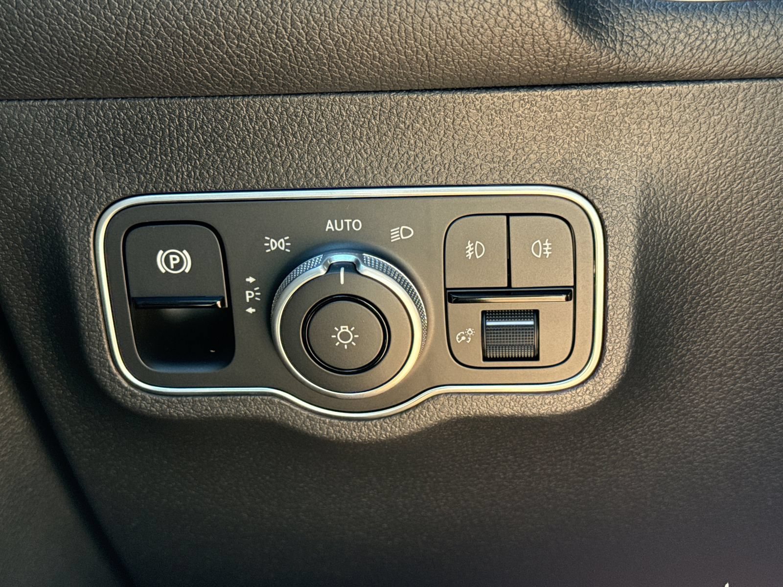 Used 2026 Mercedes-Benz GLB 250 image 18