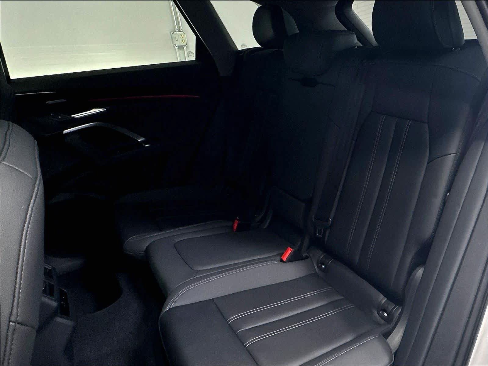 Used 2025 Audi Q5 Premium AWD/4WD image 27