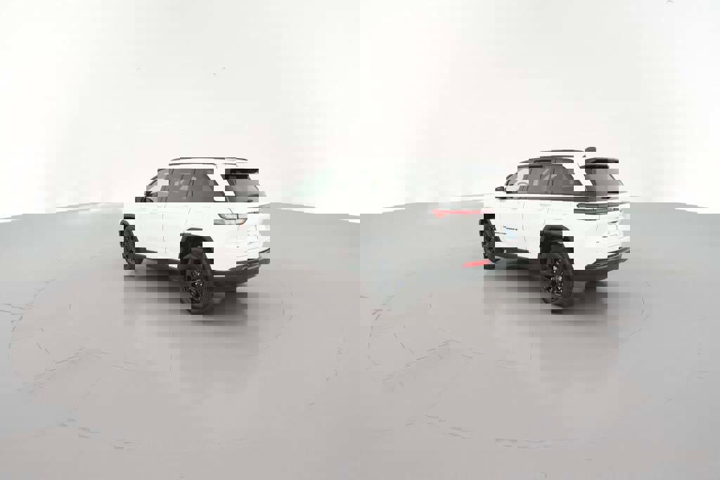 New 2025 Jeep Grand Cherokee Altitude image 8