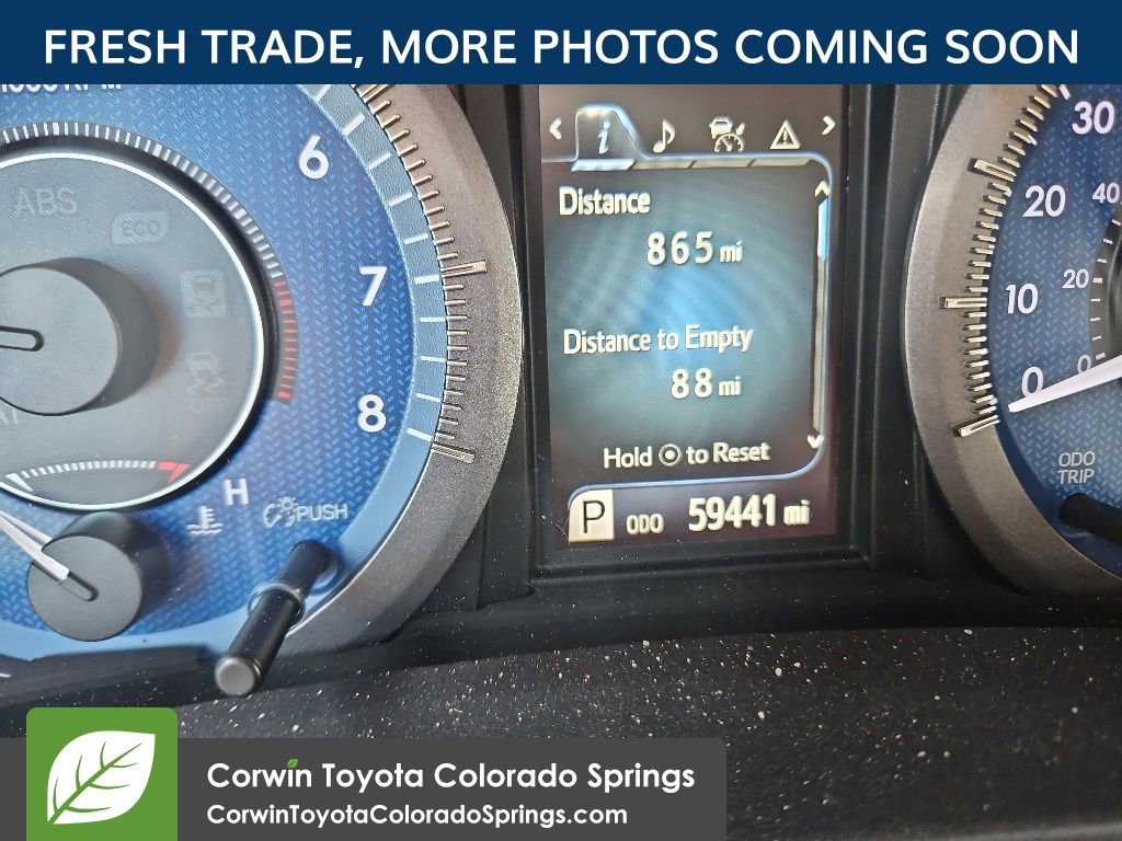 Used 2019 Toyota Sienna LE w/ Carpet Mat Package FWD image 11