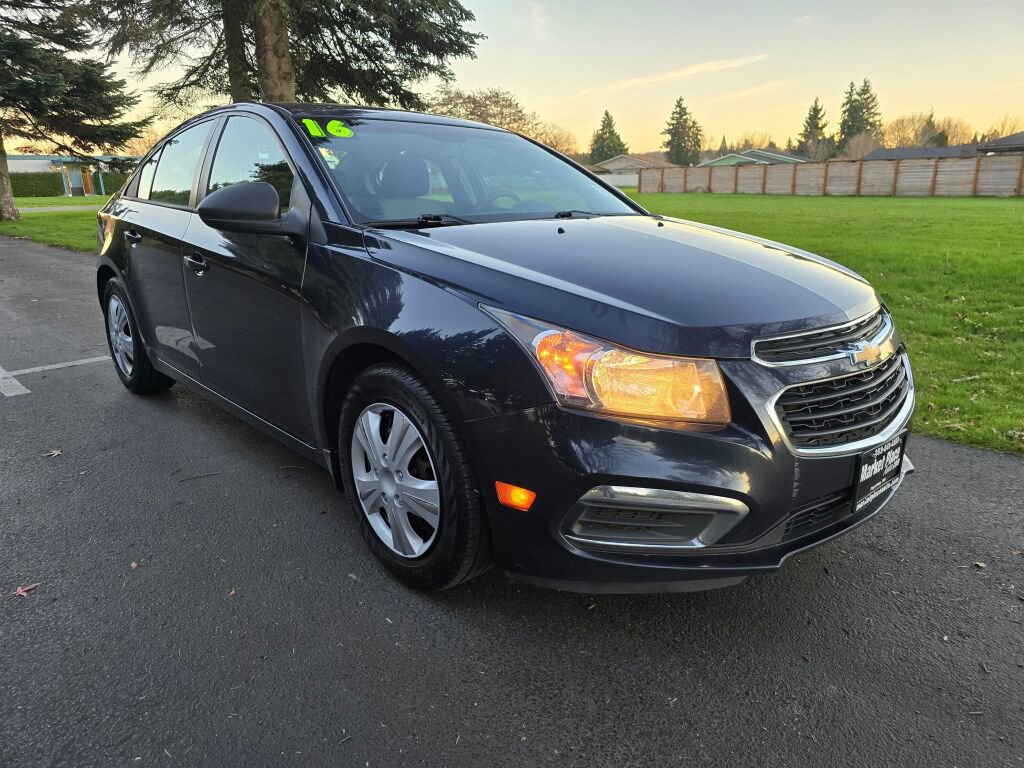 Used 2016 Chevrolet Cruze LS image 9