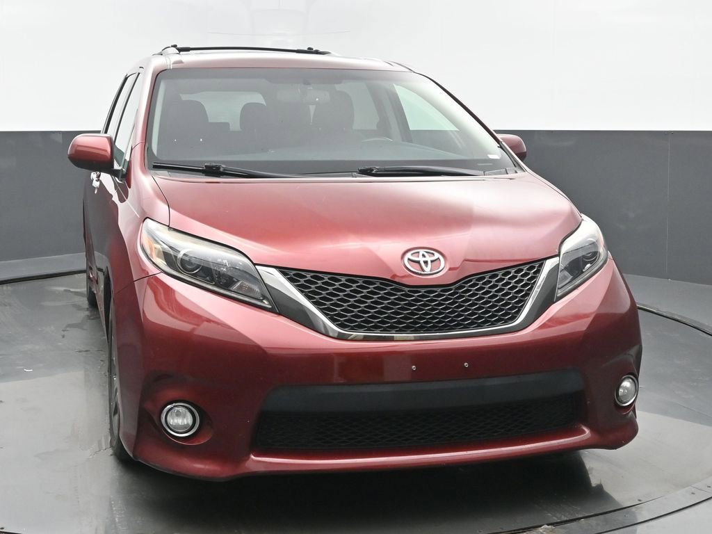 Used 2015 Toyota Sienna SE image 9
