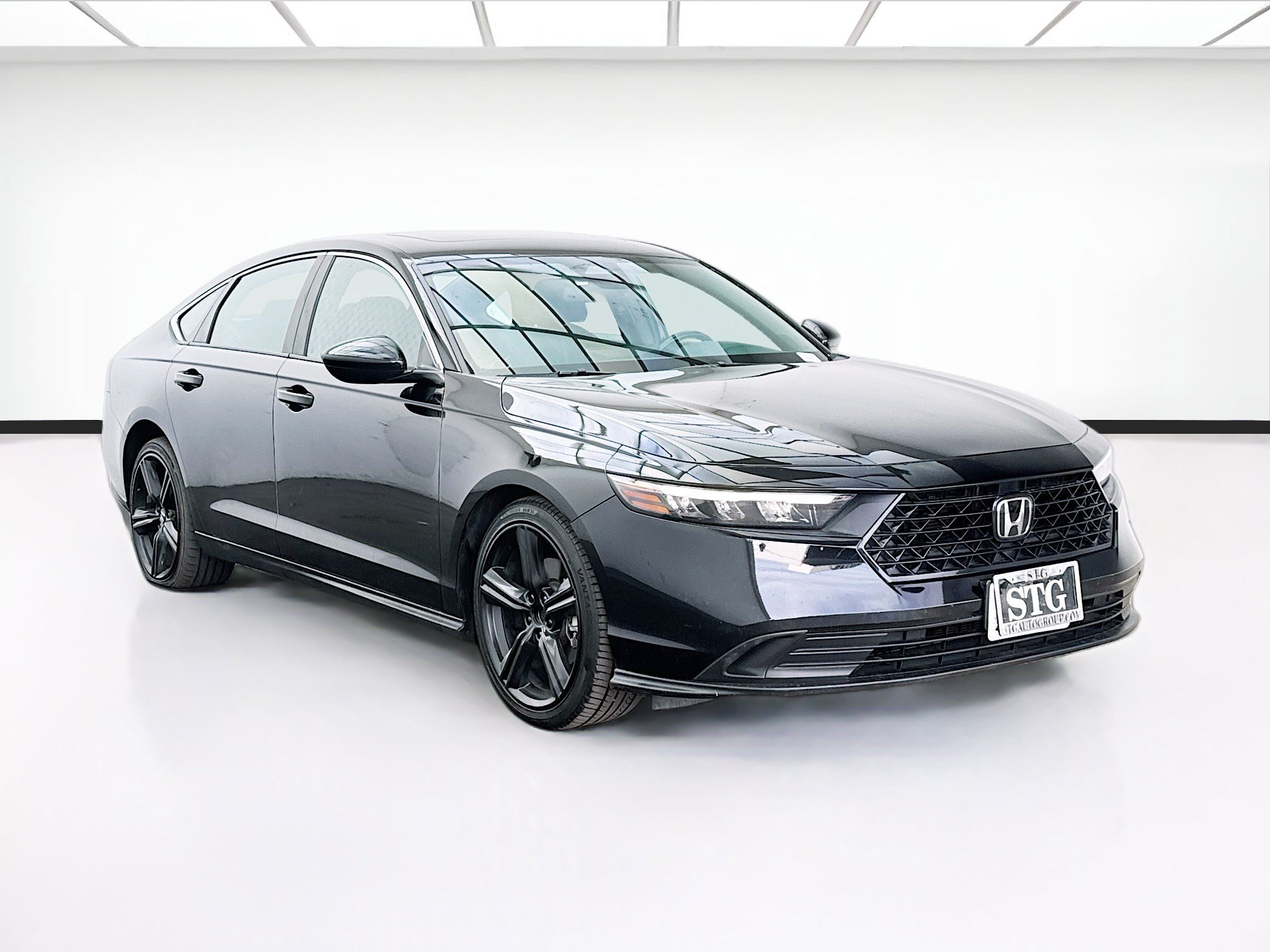 Used 2024 Honda Accord Sport image 3