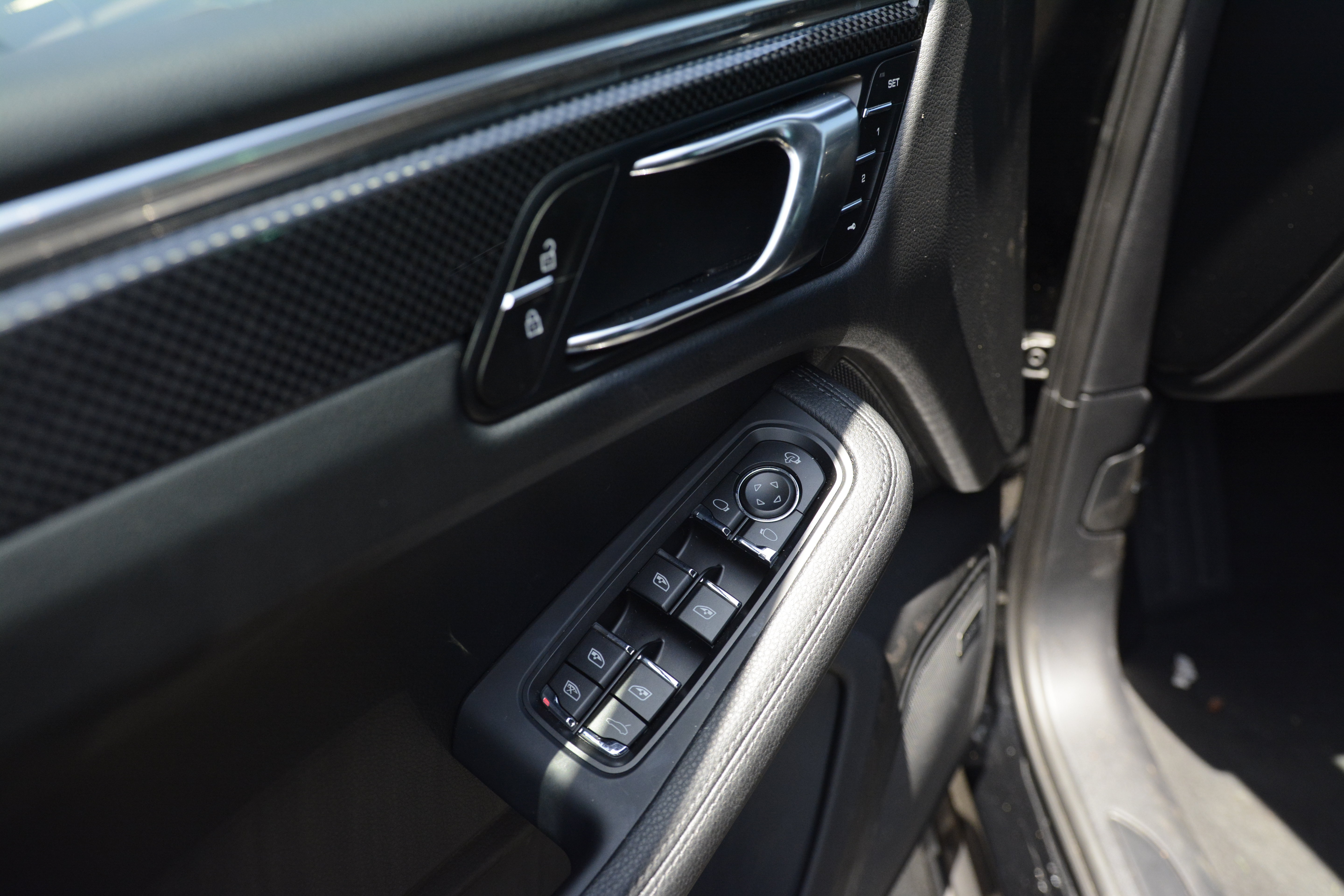 Certified 2026 Porsche Macan AWD/4WD image 14
